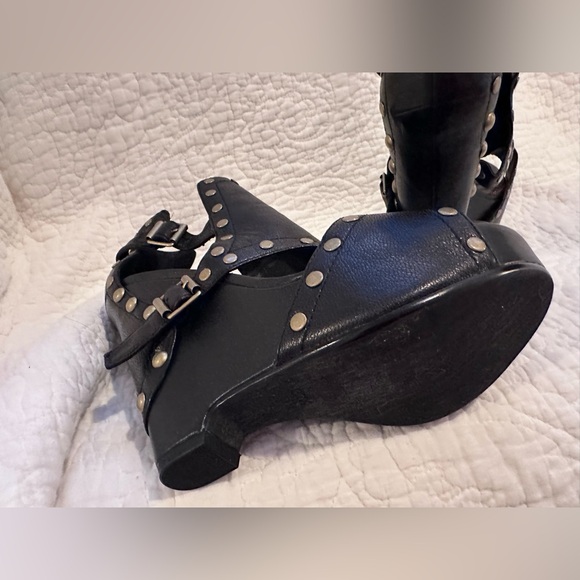 548 Cutout Leather Wedge Leather Shoes with Gold Studs PL-Lucky Size 37 1/2, 7.5 - Picture 9 of 17